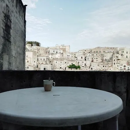 Il Sole Nei Sassi بيت للعطل ماتيرا
